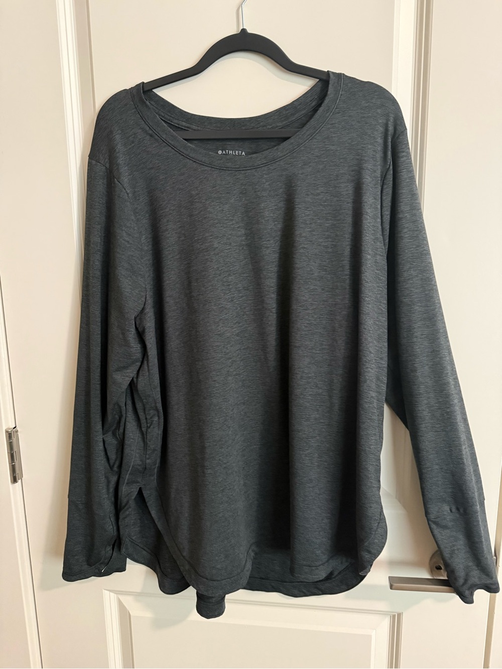 Athleta Heathered Dark Charcoal Long Sleeve Crewneck Top